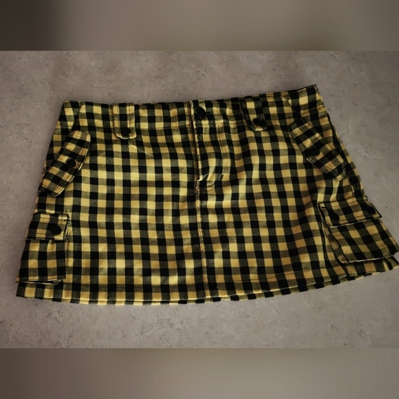 Abbey Dawn Mini Skirt With Pockets 4 in front & 2 on the Back - Junior Sz 9 - Picture 1 of 8